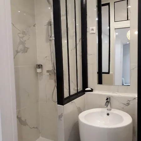 Appartement Studio Sur La Butte Montmartre Parijs
